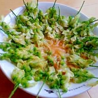 真白いアカシアの花で酢の物！